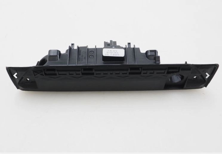 VWTransporter2016-PresentRearTailgatePushbutton(WithHoleforKeyBarrel)