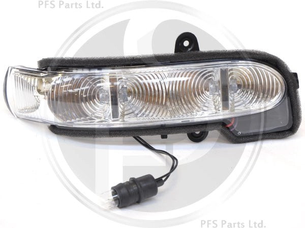 W211EClass2003-2006RightHandWingMirrorIndicatorLamp–Aftermarket