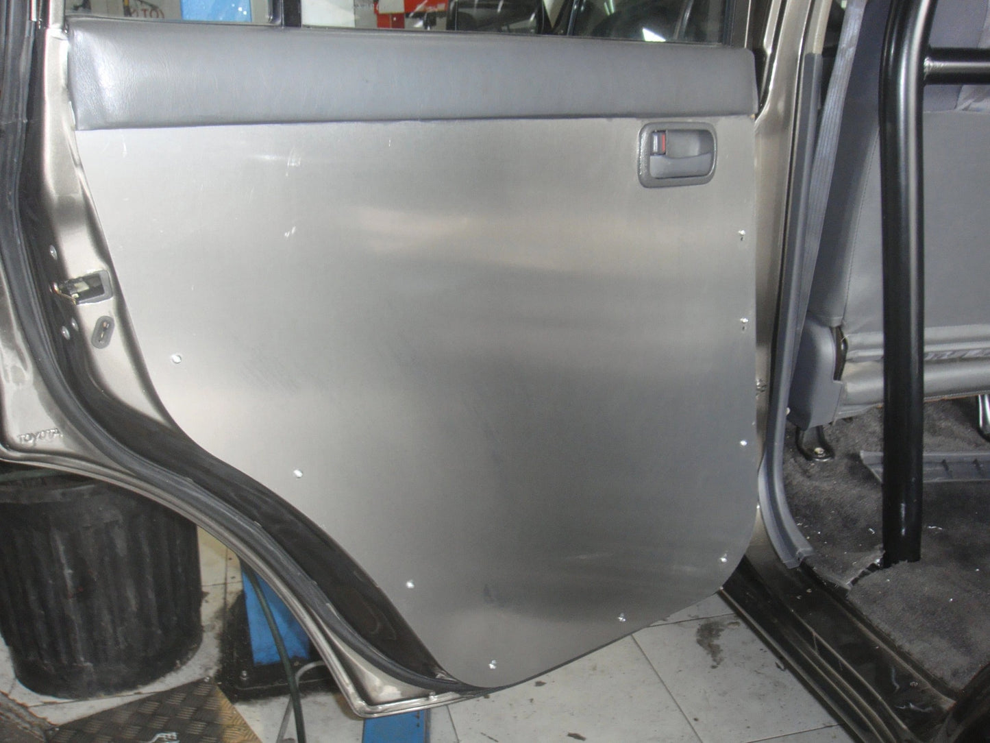 2.5mmAluminumRearDoorPanelsforToyotaLandCruiserHDJ80N4-Offroad