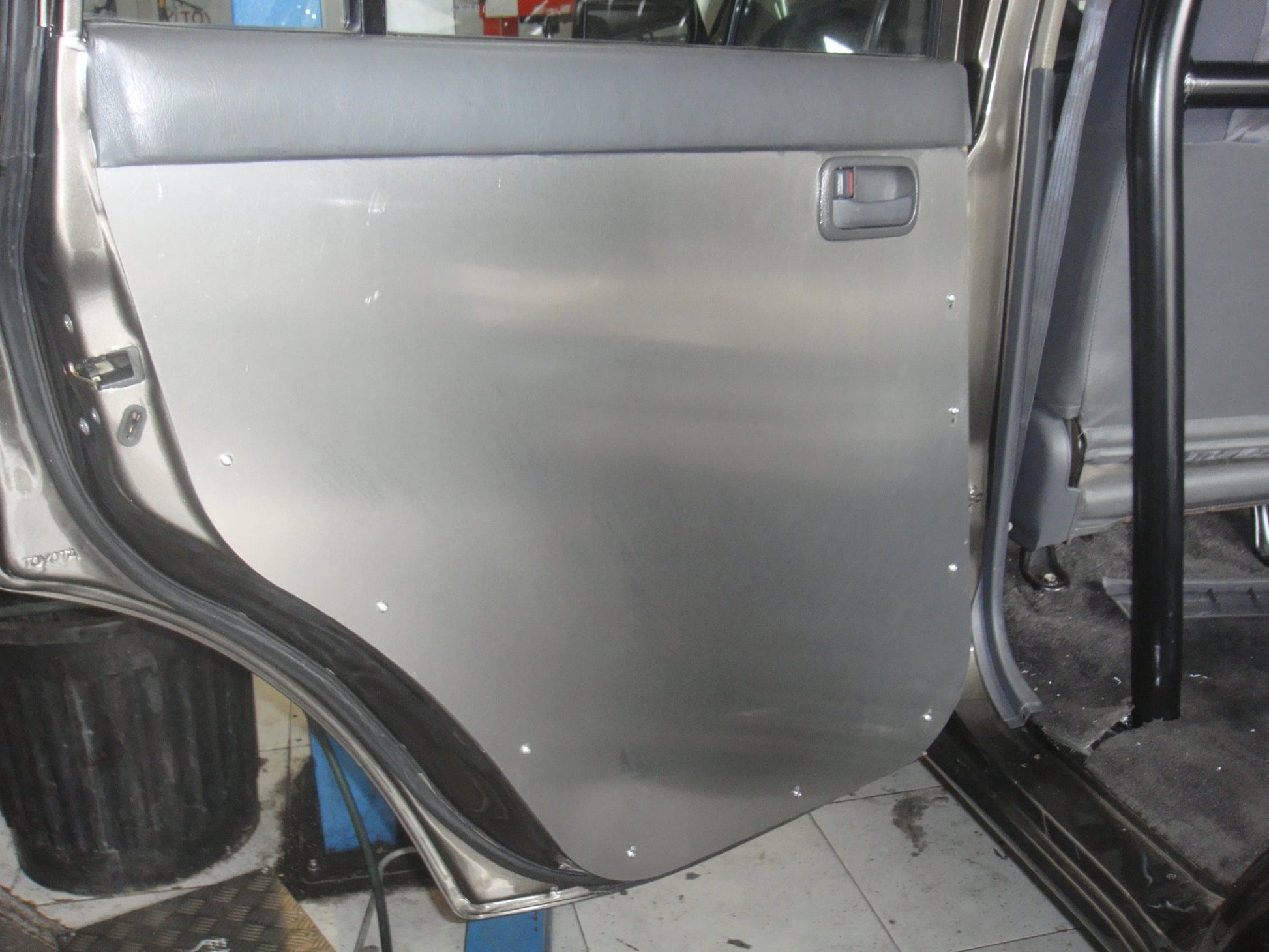 2.5mmAluminumRearDoorPanelsforToyotaLandCruiserHDJ80N4-Offroad