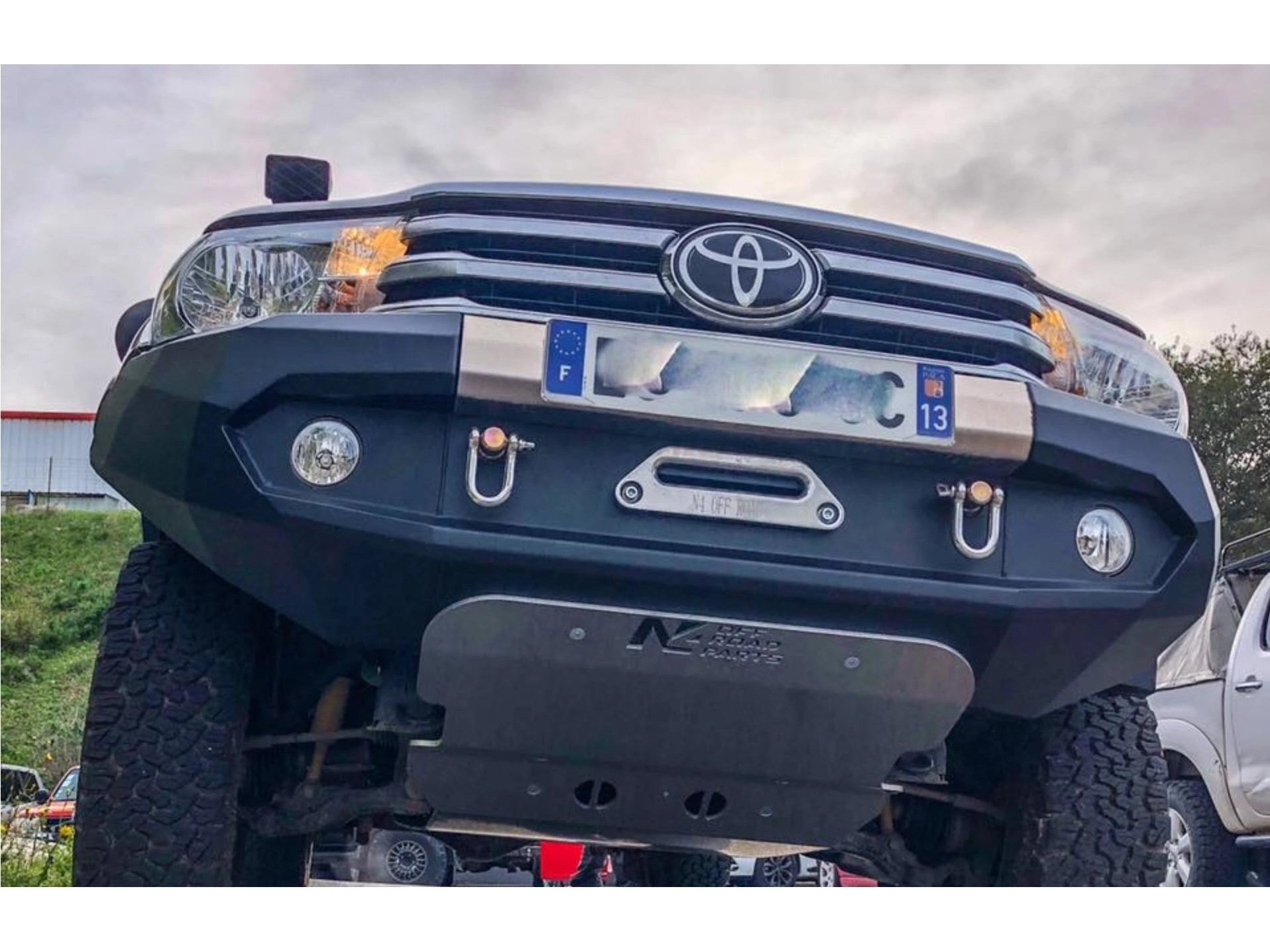 CompletefoglightkitforFrontBumperPC051ToyotaHiluxRevoN4-Offroad