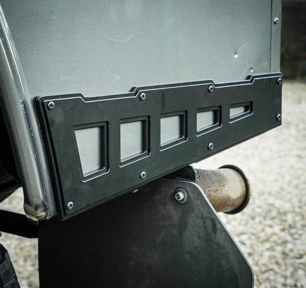 LandRoverDefenderTwinLayeredCornerCappingProtectors110