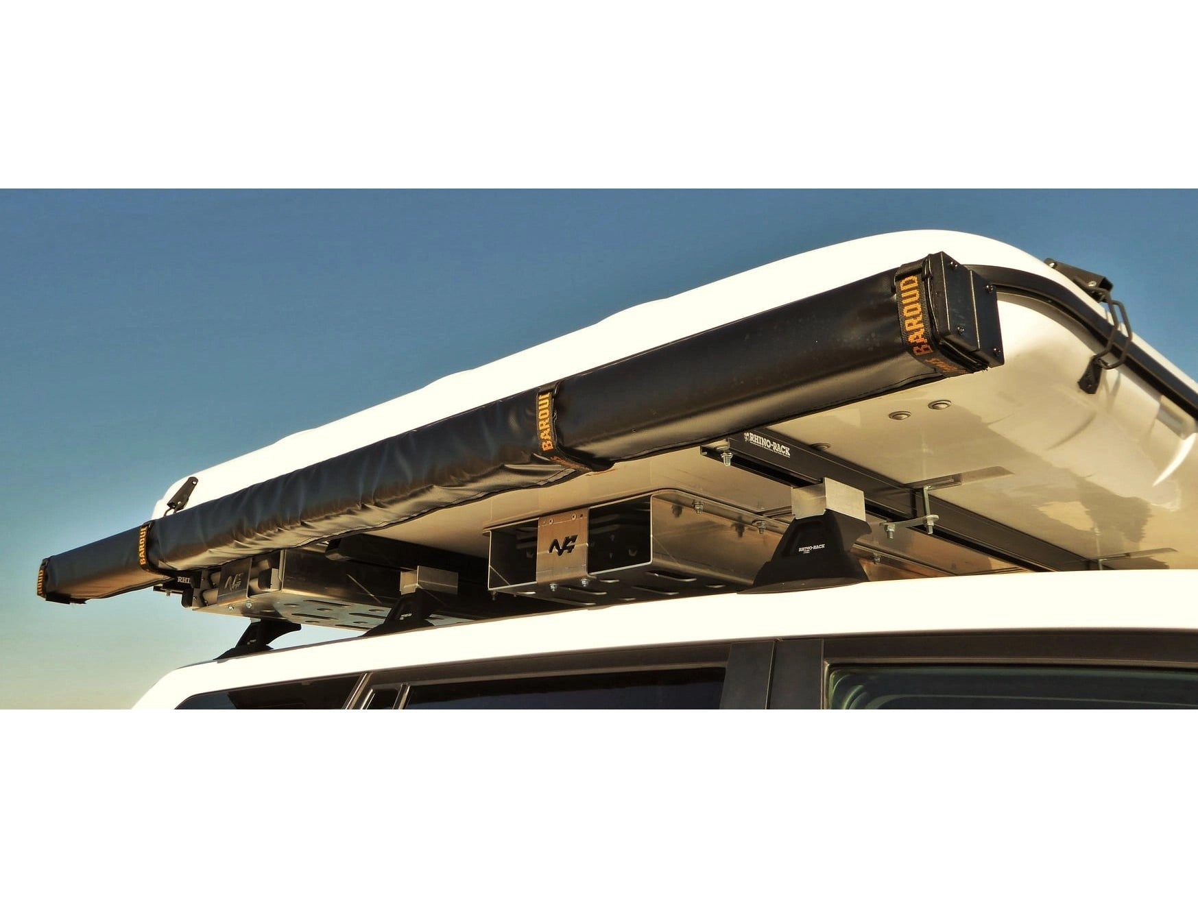 MaxtraxsandplatesupportunderJamesBaroudN4-Offroadtent