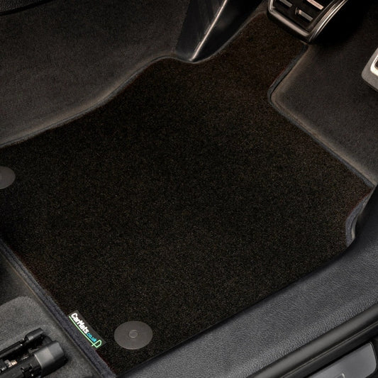 ToyotaHiluxInvincibleAutomatic2016+CarMats