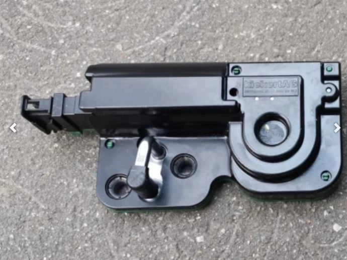 VWTransporter2010OnwardsTailgateStrikerPlatewithMotorforPowerLatch