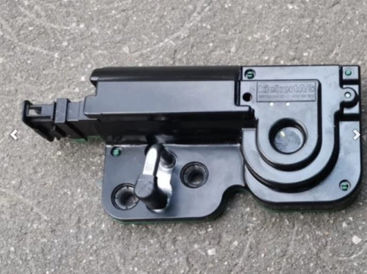 VWTransporter2010OnwardsTailgateStrikerPlatewithMotorforPowerLatch