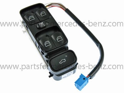 W203CClassSaloon2001-2007WindowSwitchPack(Black)